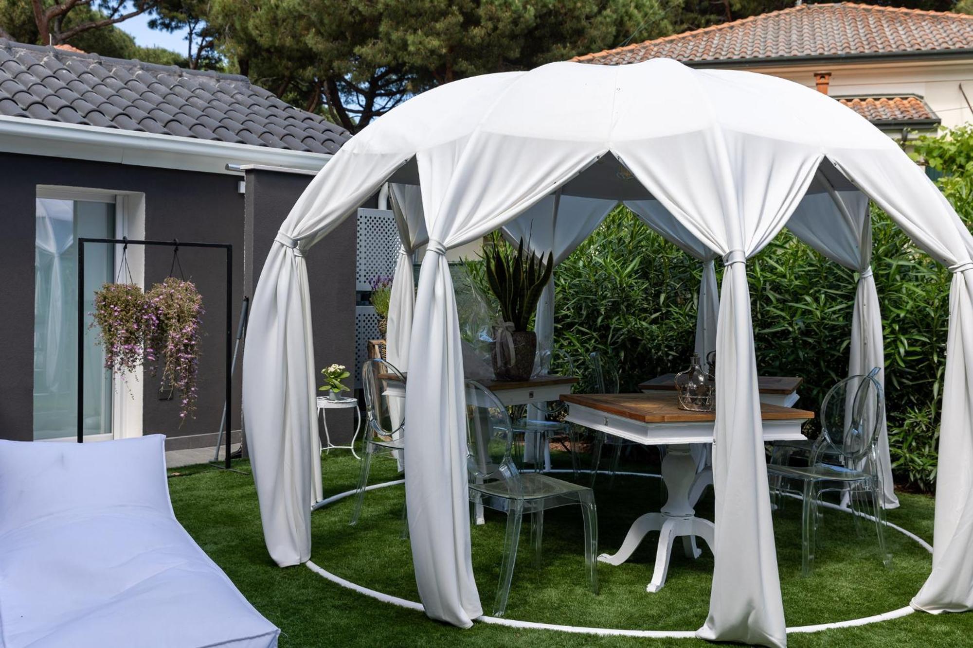 Villa Monti Suites&Aparts Cesenatico Eksteriør billede