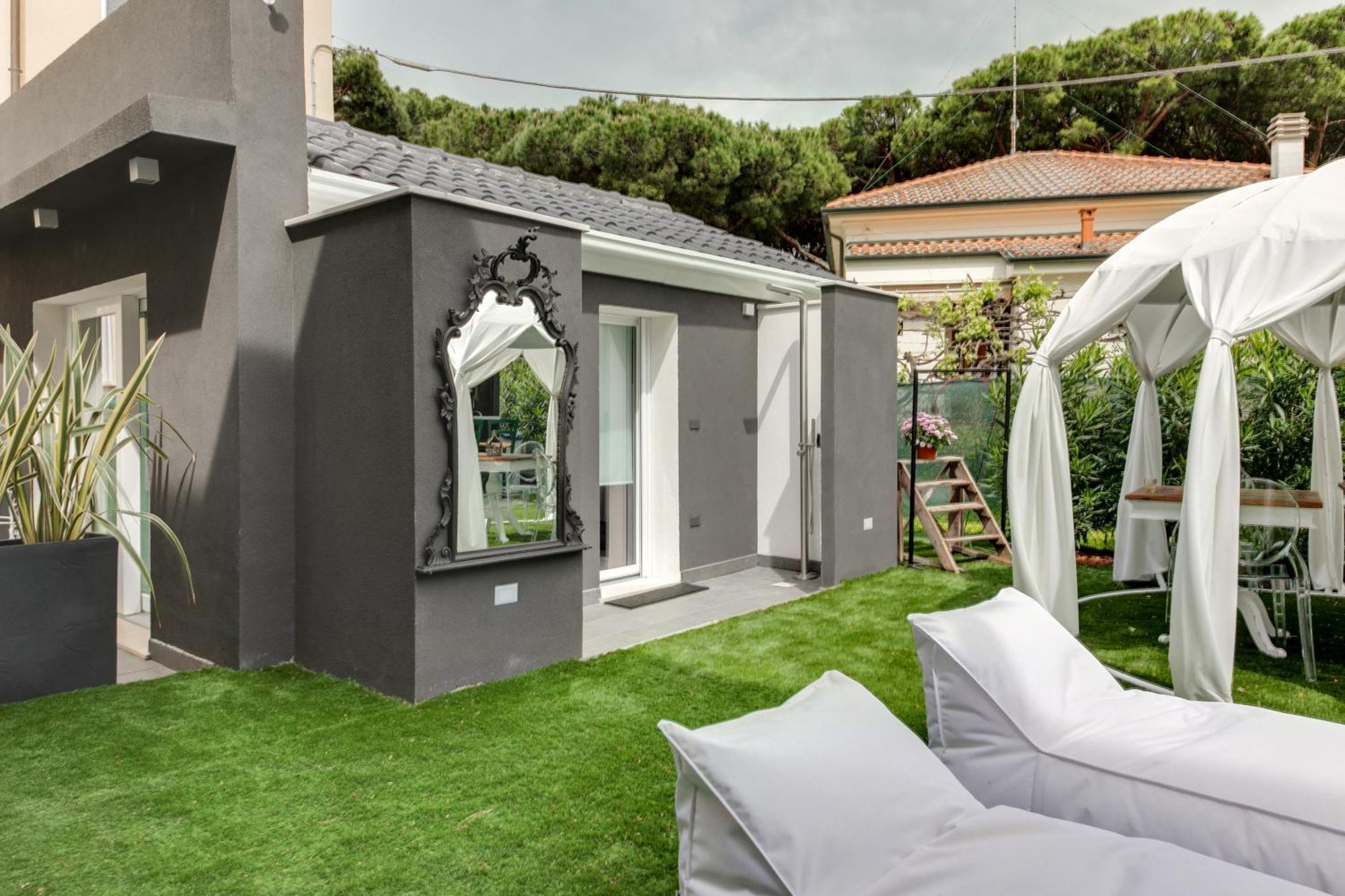 Villa Monti Suites&Aparts Cesenatico Eksteriør billede