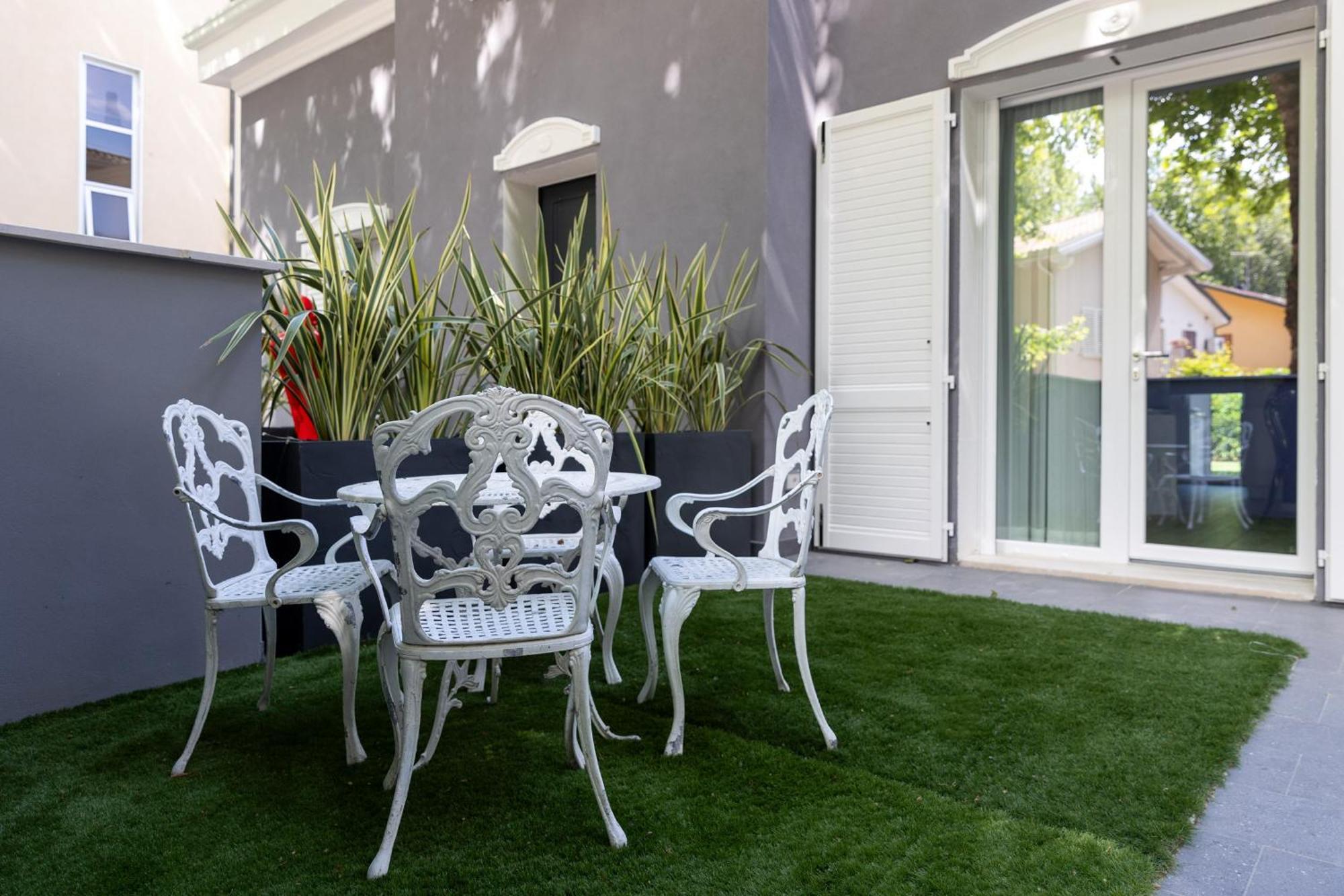 Villa Monti Suites&Aparts Cesenatico Eksteriør billede